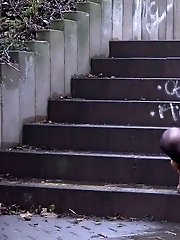 15 pictures - Pretty blonde pisses over steps in the city