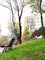 15 pictures - Hot blonde in pink pisses outside on grass