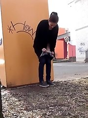 15 pictures - Brunette really needs to piss while outside