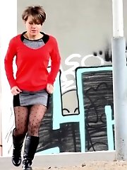 15 pictures - Brunette amateur pisses in public for Got2Pee