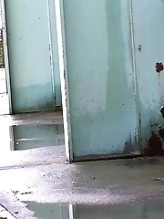 15 pictures - Compilation of sexy pissing european teens