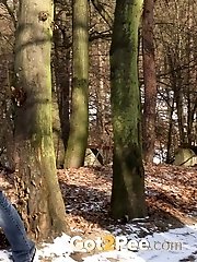 15 pictures - Gorgeous Violette pisses in the freezing snow