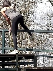 15 pictures - Crouch to Pee