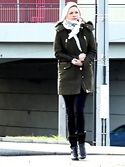 15 pictures - Cute blonde pees in the middle of the city