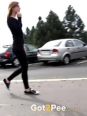 15 pictures - Pissing in Glasses