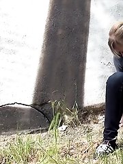 15 pictures - Blonde with pussy piercing pisses outside