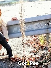 15 pictures - Sexy girl takes off her jeans to piss outside