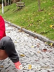 15 pictures - Pee Time On A Park Walk