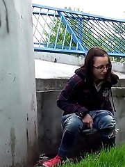 15 pictures - Shy Librarian pisses onto the ground outside