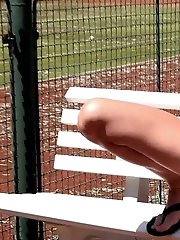 15 pictures - Pretty blonde pisses near the tennis court