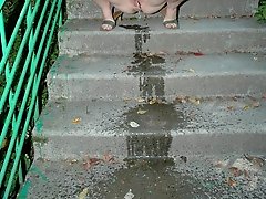 16 pictures - Kinky ho pisses down the granite stairway in park