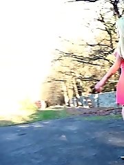 15 pictures - Blonde in Coral