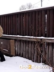 15 pictures - Snowy Pee