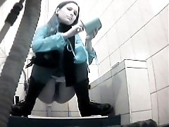 3 movies - Old and young pissers tinkling in front of spy cam