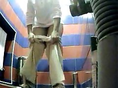 3 movies - Babes with big tail feathers make water on spy cam