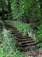 15 pictures - Sexy blonde makes a wet waterfall on a ledge