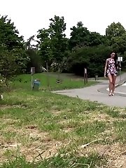 15 pictures - A shy girl needs to piss while outside in the city