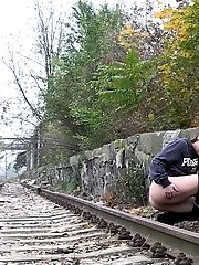 15 pictures - Girlfriends both need to piss while walking outside