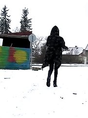 15 pictures - Stunning dark haired girl pisses out in the snow