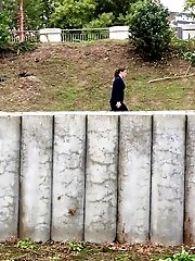 15 pictures - Messy piss puddle is left after outdoor pissing