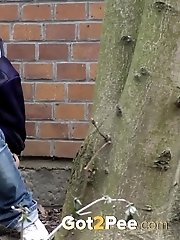 15 pictures - Blonde girl pisses in public as cars drive past