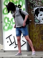 15 pictures - Teen leaves a pissy mess on the steps