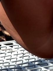 15 pictures - Crouch to Pee