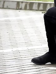 15 pictures - Eveline Neill squats to piss in a car park