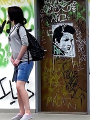 15 pictures - Teen leaves a pissy mess on the steps