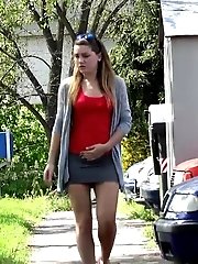 15 pictures - Gorgeous blonde sprays her messy stream of piss