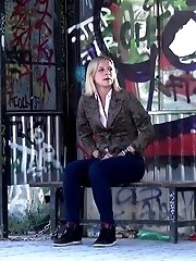 15 pictures - Blonde has fun as she pees while standing