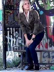 15 pictures - Blonde has fun as she pees while standing