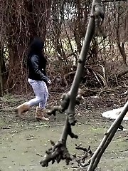 15 pictures - Black haired teen keeps on peeing outside