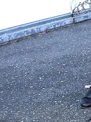 15 pictures - Pretty girl pees outside in the middle of a road
