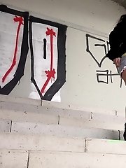 15 pictures - Sexy babe pisses off the edge of white steps