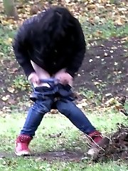 15 pictures - Cute teen is shy but pees while outside
