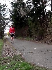 15 pictures - Stunning redhead stands to piss outside