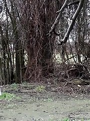 15 pictures - Black haired teen keeps on peeing outside