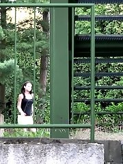 15 pictures - Gorgeous babe is desperate to pee outside