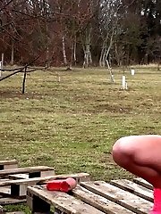 15 pictures - Claudia Macc pisses in public outside in field