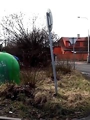 15 pictures - Flexibility is key in this public pissing scene