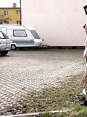 15 pictures - Flexibility is key in this public pissing scene
