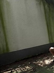 15 pictures - Crouching Pee