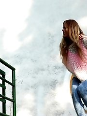 15 pictures - Redhead is desperate to pee while outside