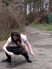 15 pictures - Hot babe Nicolette relieves herself