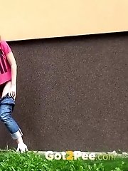 15 pictures - Redhead squats right down to piss