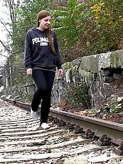 15 pictures - Girlfriends both need to piss while walking outside