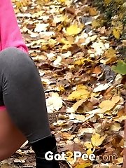 15 pictures - Blonde on Leaves