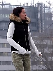 15 pictures - Dark haired babe turns the snow yellow