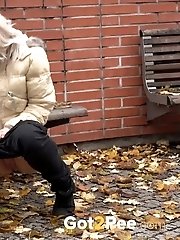 15 pictures - Eurobabe Pissing